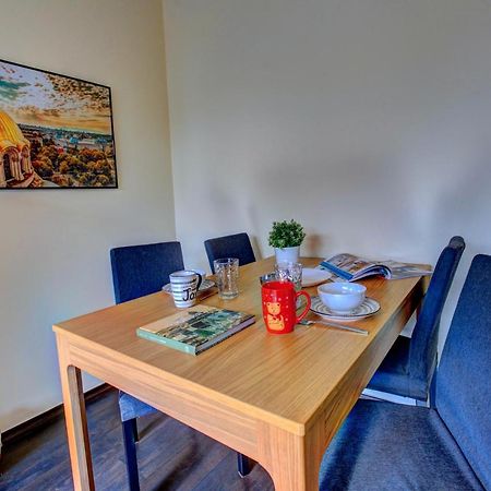 1Bd Nest In The Heart Of A Traditional Софія Екстер'єр фото